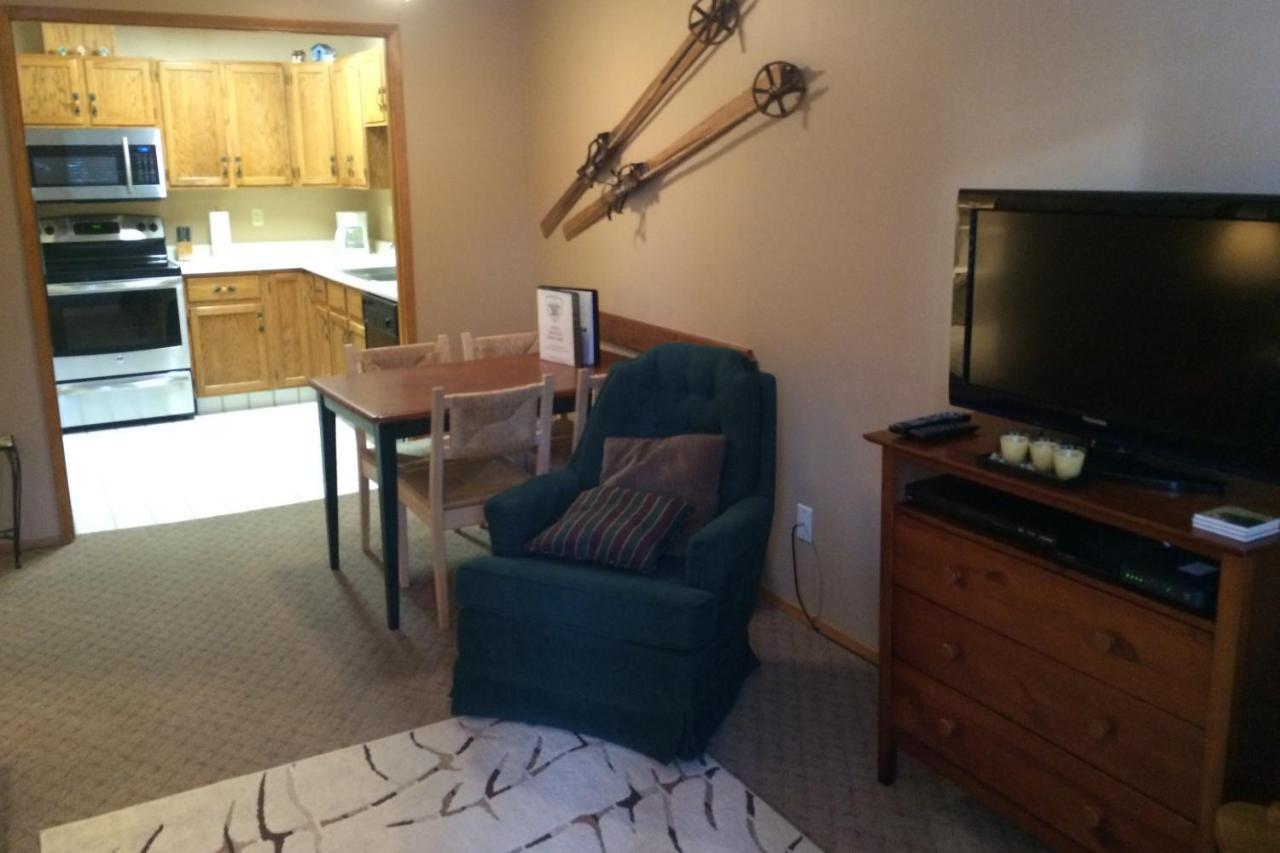 The Griz Inn By Park Vacation Management Fernie Exterior photo
