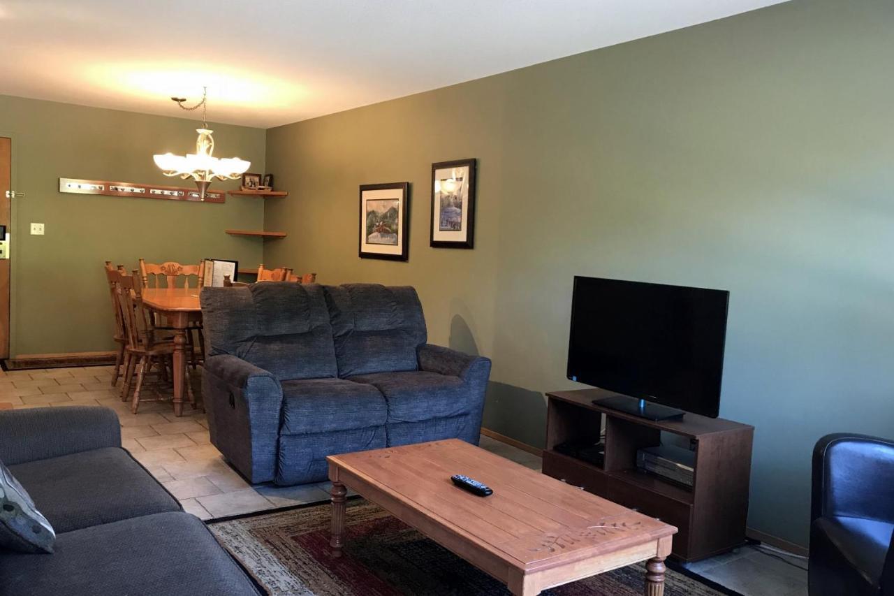 The Griz Inn By Park Vacation Management Fernie Exterior photo