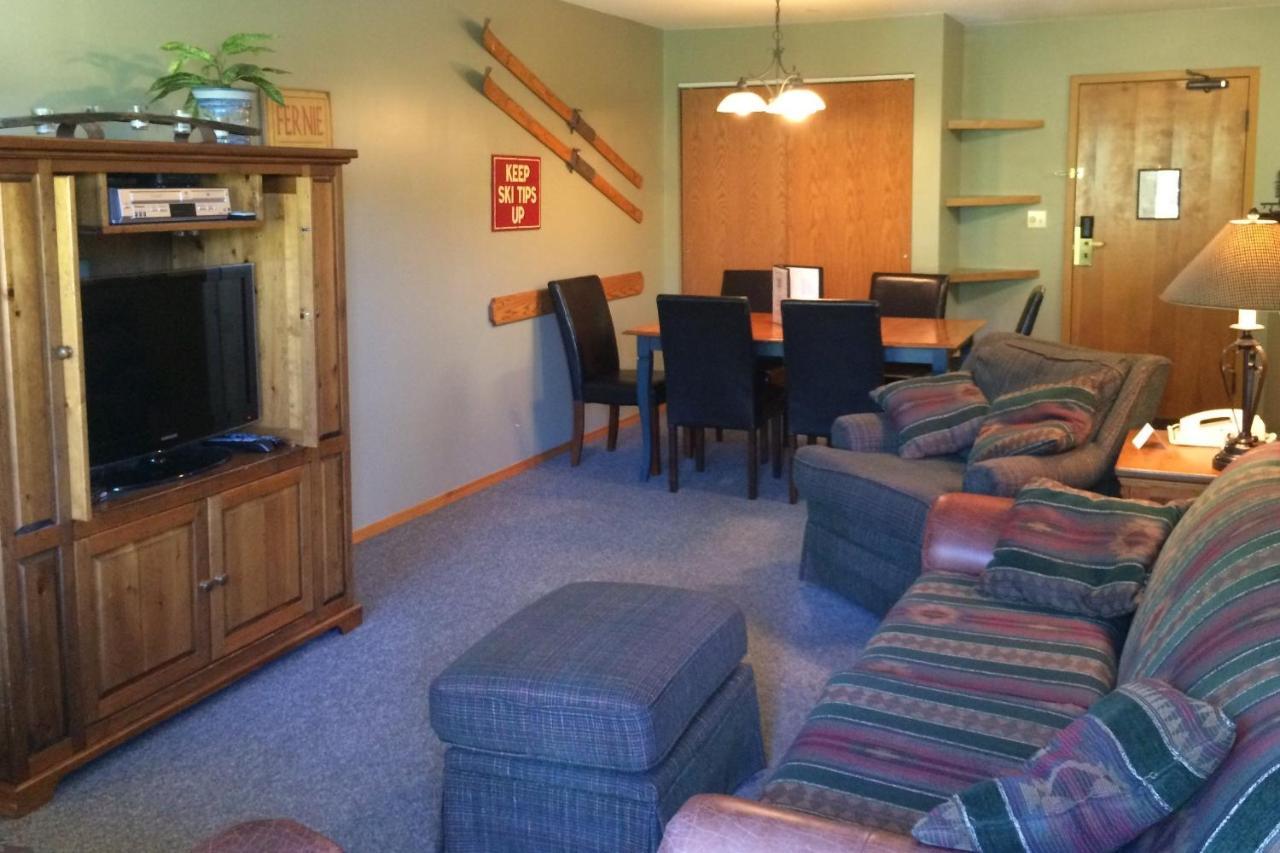 The Griz Inn By Park Vacation Management Fernie Exterior photo