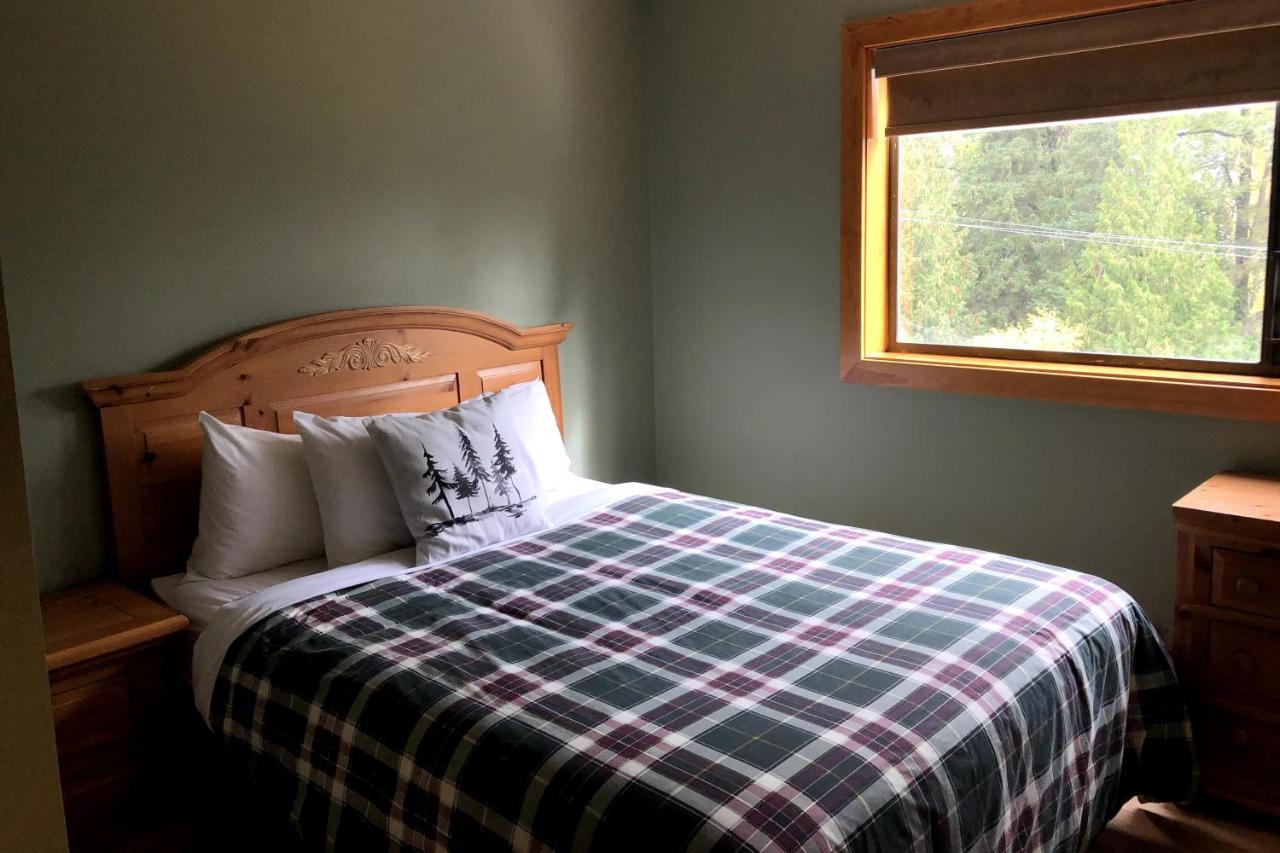 The Griz Inn By Park Vacation Management Fernie Exterior photo