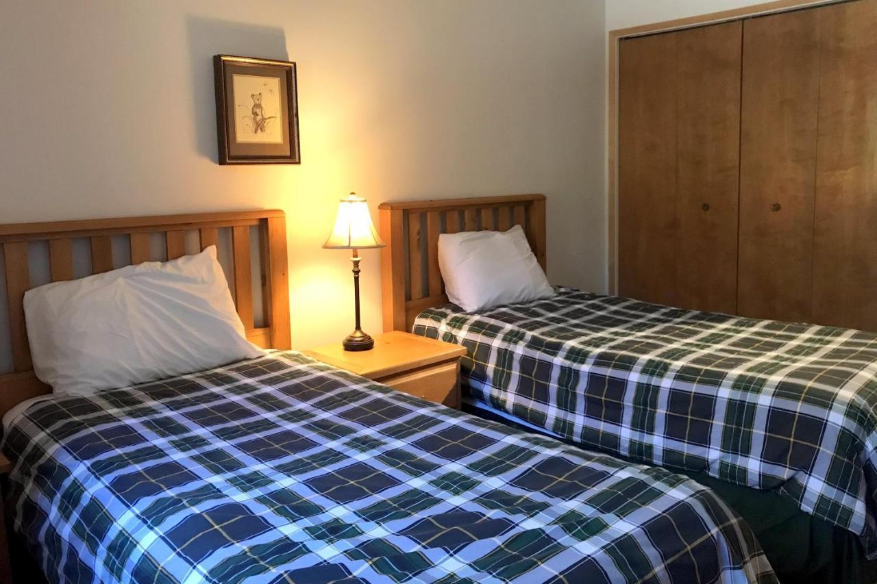 The Griz Inn By Park Vacation Management Fernie Exterior photo