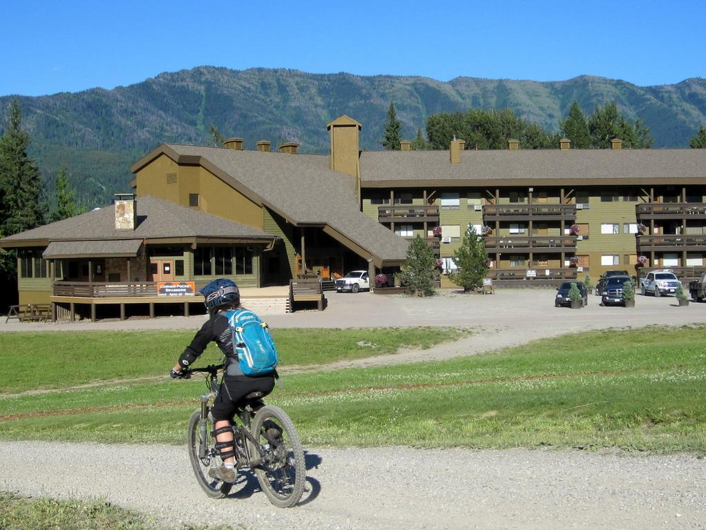 The Griz Inn By Park Vacation Management Fernie Exterior photo