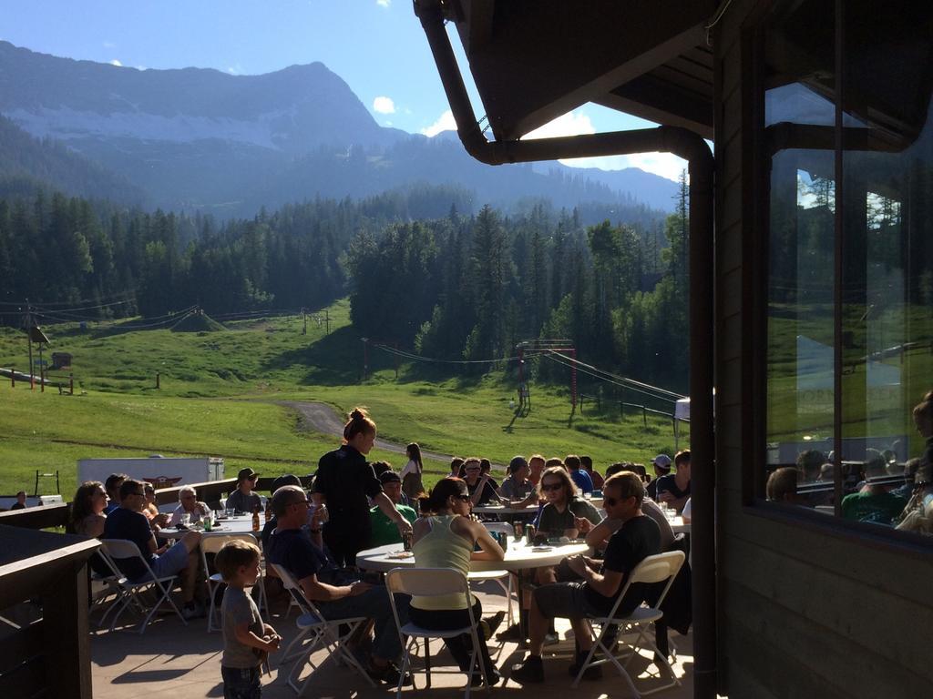 The Griz Inn By Park Vacation Management Fernie Exterior photo