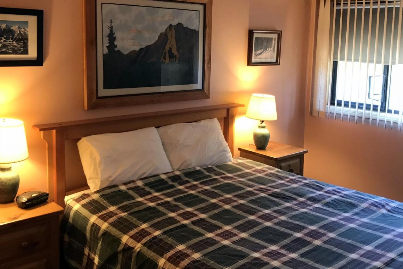 The Griz Inn By Park Vacation Management Fernie Exterior photo