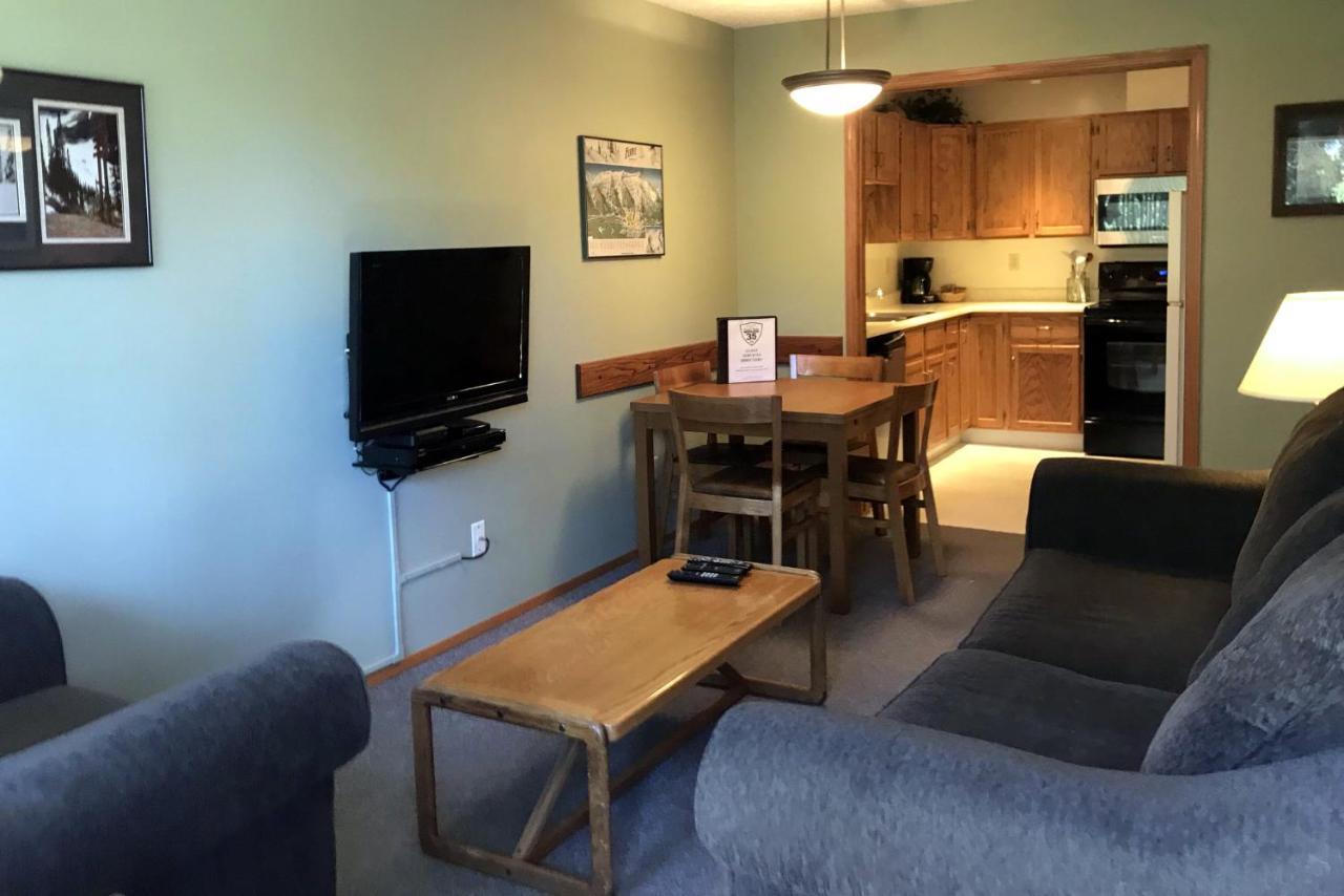 The Griz Inn By Park Vacation Management Fernie Exterior photo