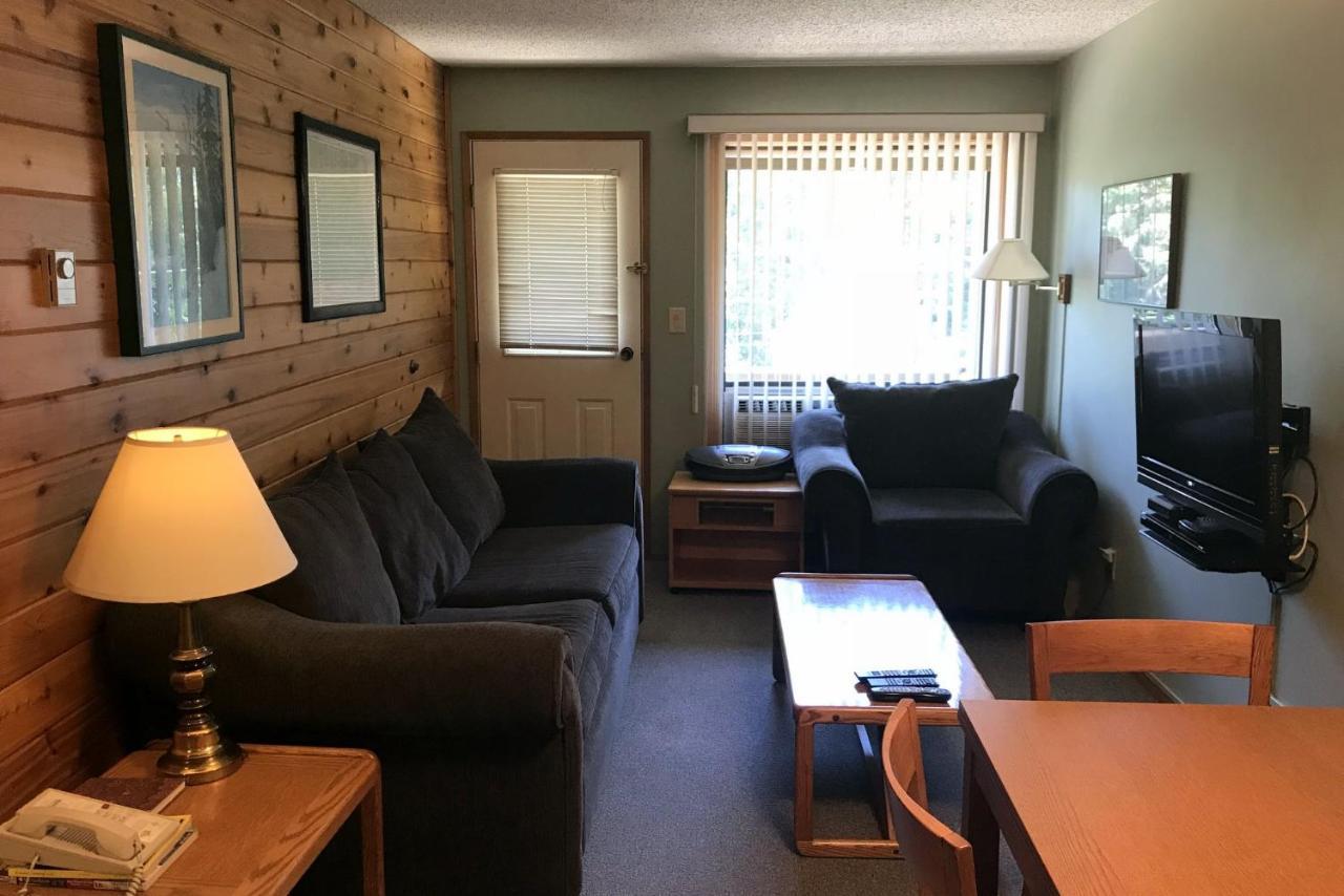 The Griz Inn By Park Vacation Management Fernie Exterior photo